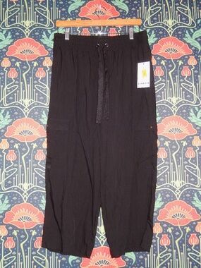 Kinesis Black Cargo Lightweight Cropped Athletic Pants New L